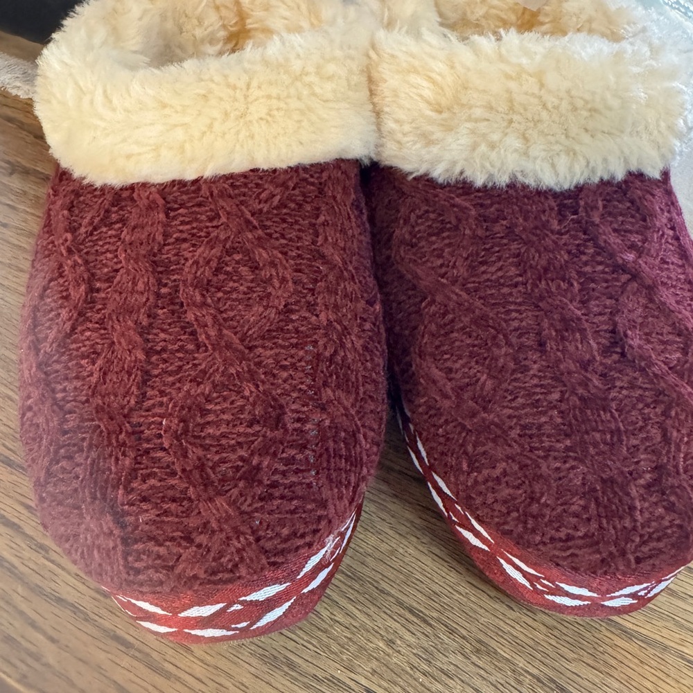 Cozy Red Cable Knit Women's Slippers